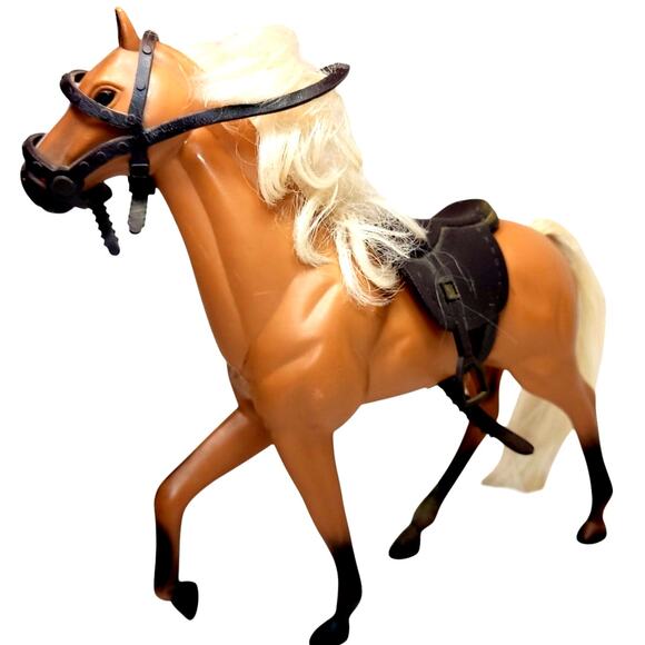 8" Vintage Beautiful Palomino Model Horse W/Rooted Mane & Tail ~Bridle & Saddle - Picture 2 of 10